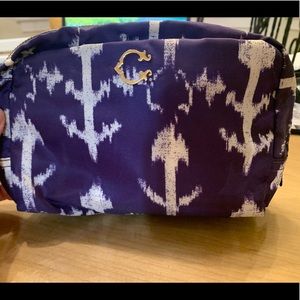 C WONDER - NAVY AND WHITE COSMETIC BAG